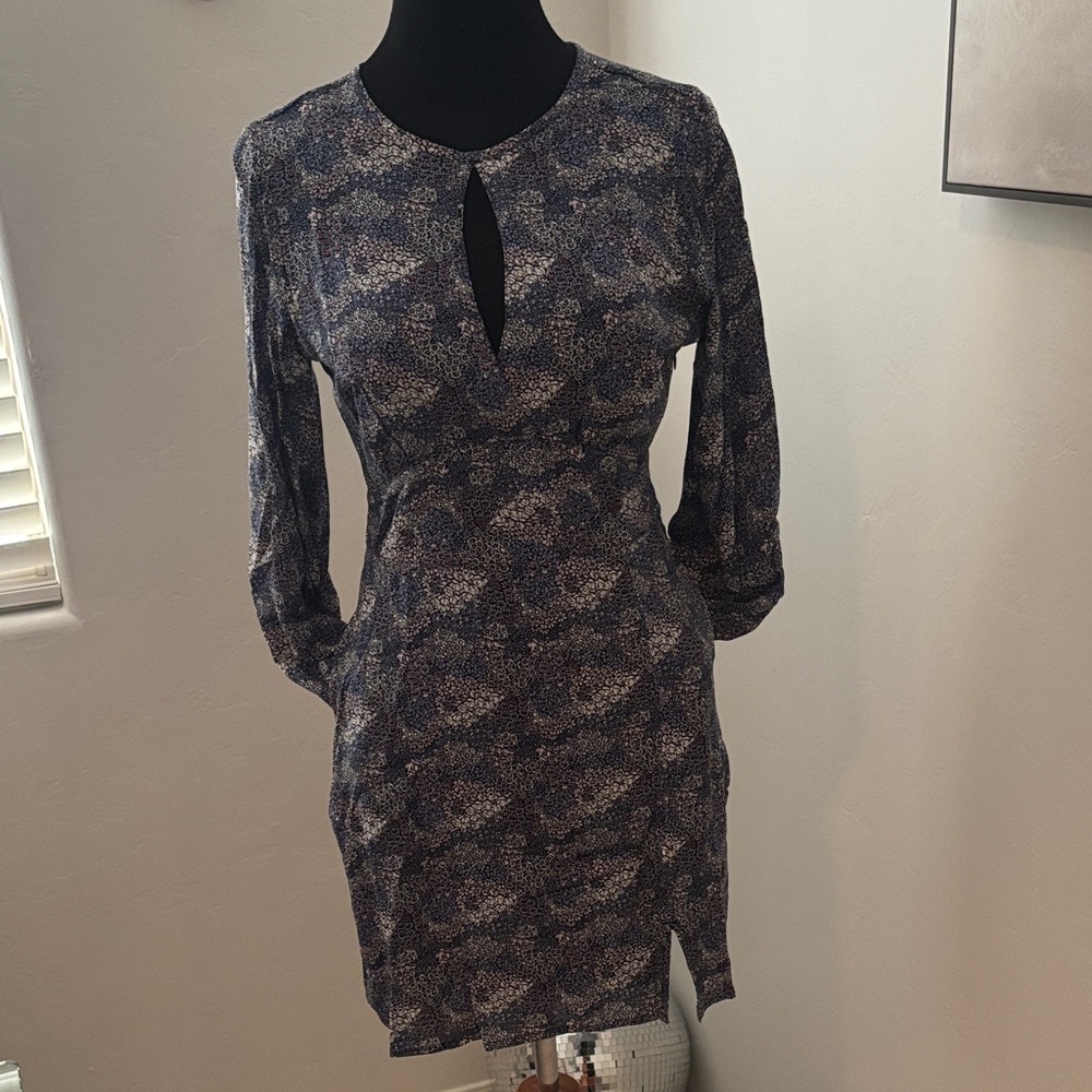 Abercrombie & Fitch Blue Patterned Mini Dress size XS. Side zipper with pockets